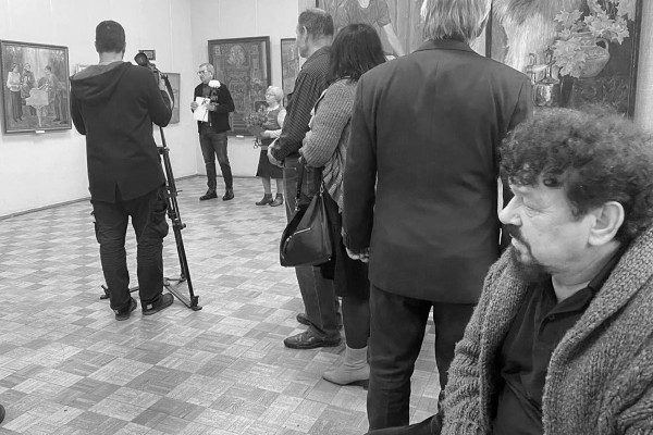 20 октября в 16:00 в Доме художника состоялось открытие персональной выставки члена Союза художников России Аллы Ивановны Бондаревой.
Живопись на втором этаже. Графика и рисунок в живописи на первом этаже.